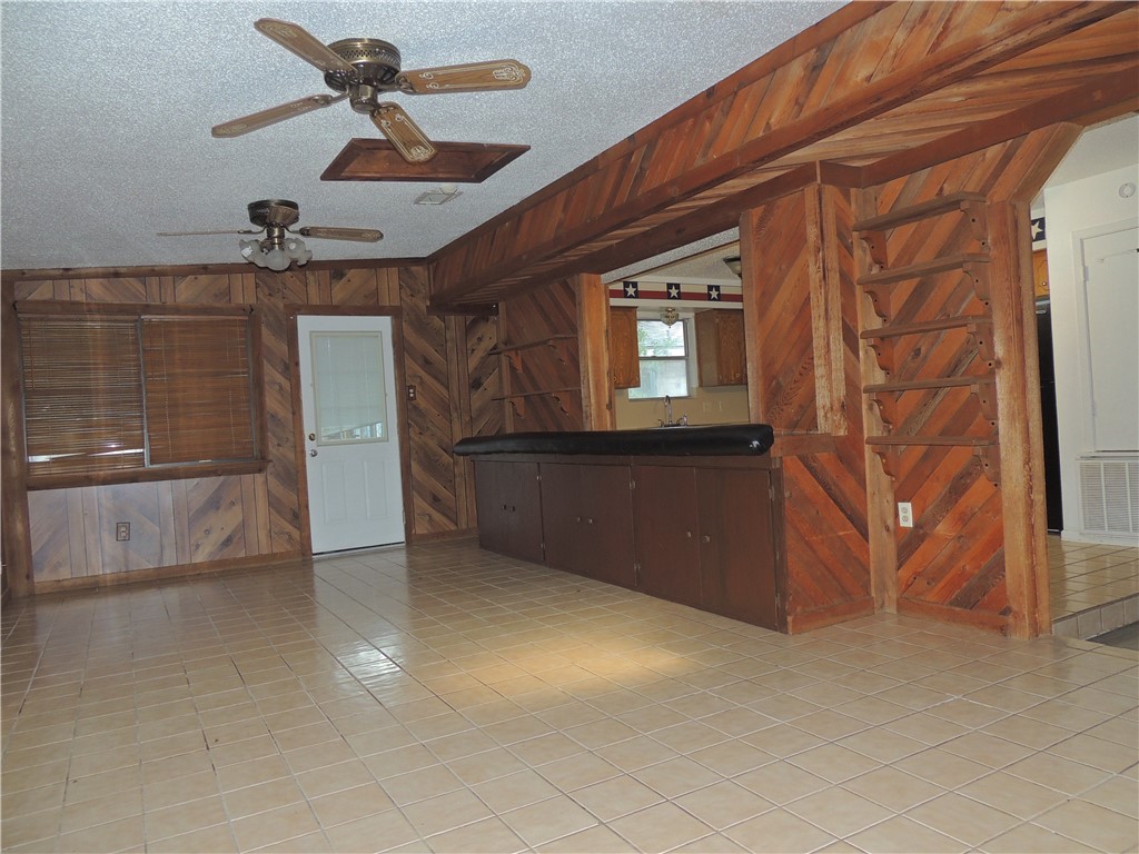 2187 Glenwood Dr Property Photo 6