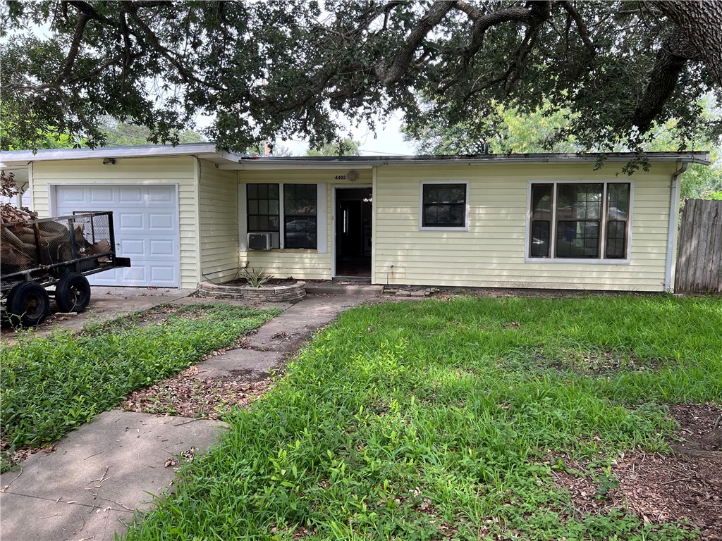 4402 Sequoia St Property Photo 1