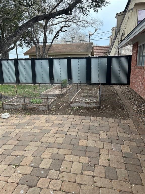 316 E Corral Ave Property Photo 3