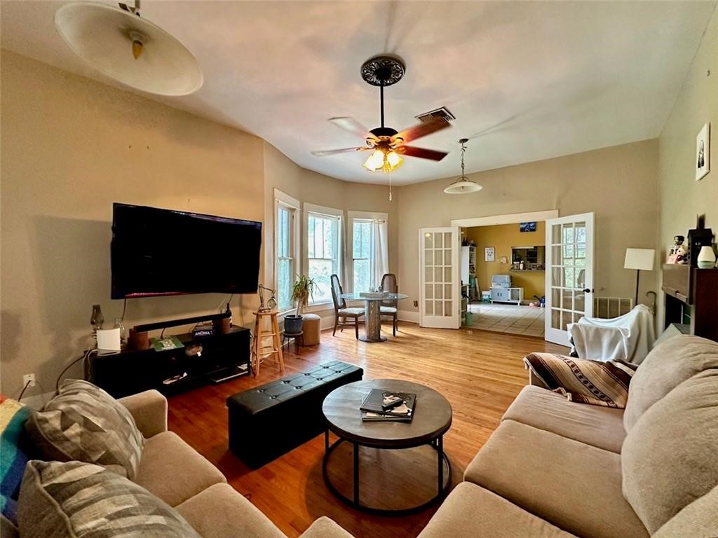 518 E Kenedy Ave Property Photo 3