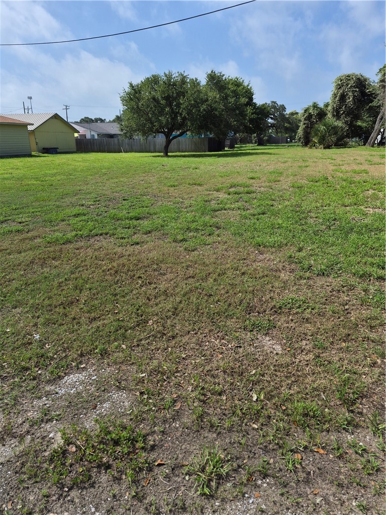 407,405 E Concho St Property Photo 1