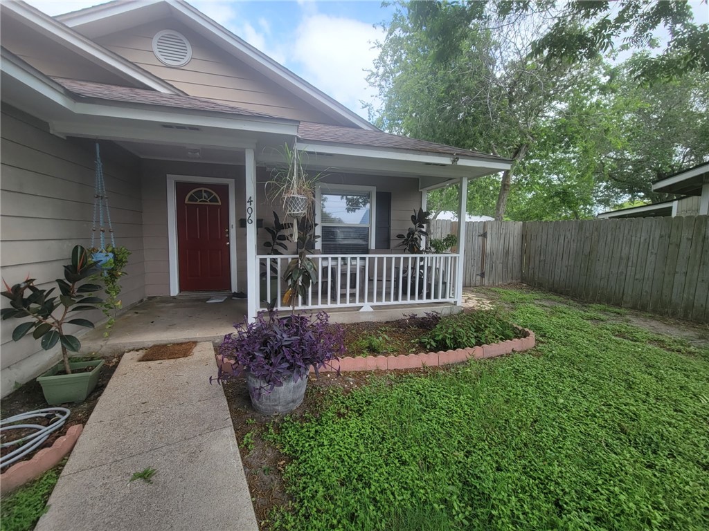 406 Bayview Blvd Property Photo 2