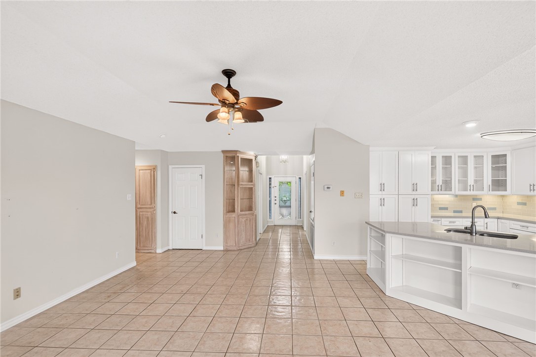 15306 Key Largo Ct Property Photo 6