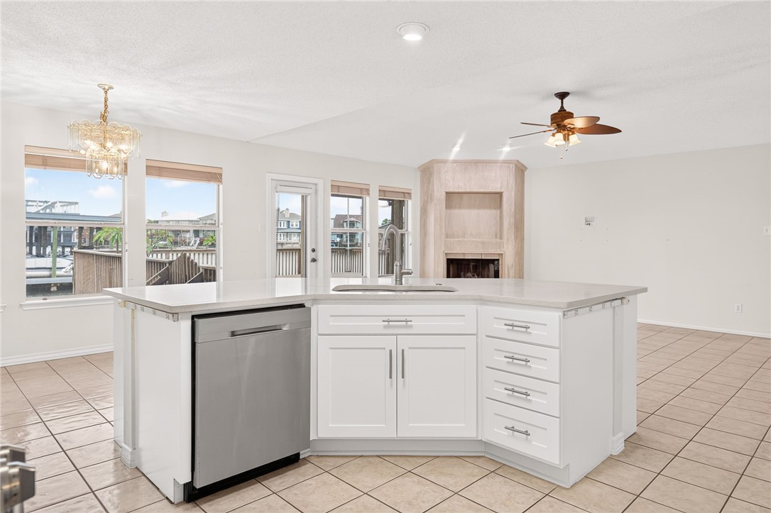 15306 Key Largo Ct Property Photo 14