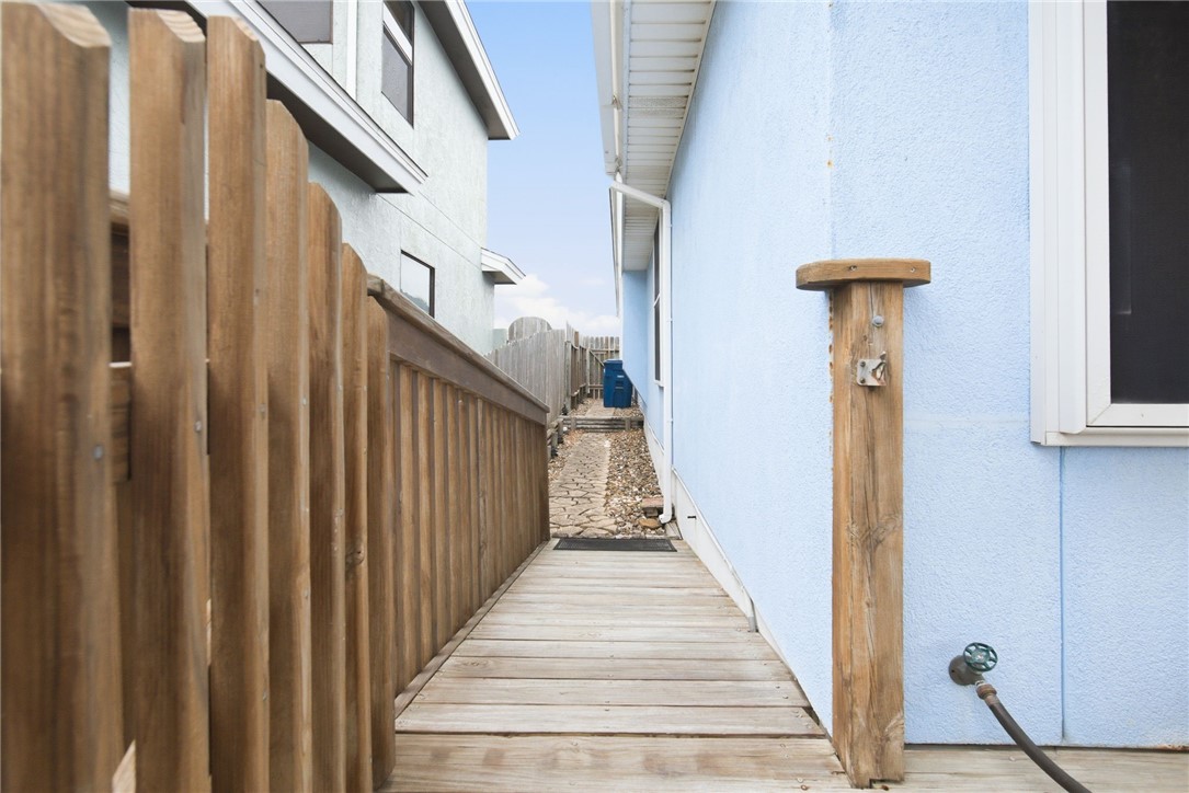 15306 Key Largo Ct Property Photo 28