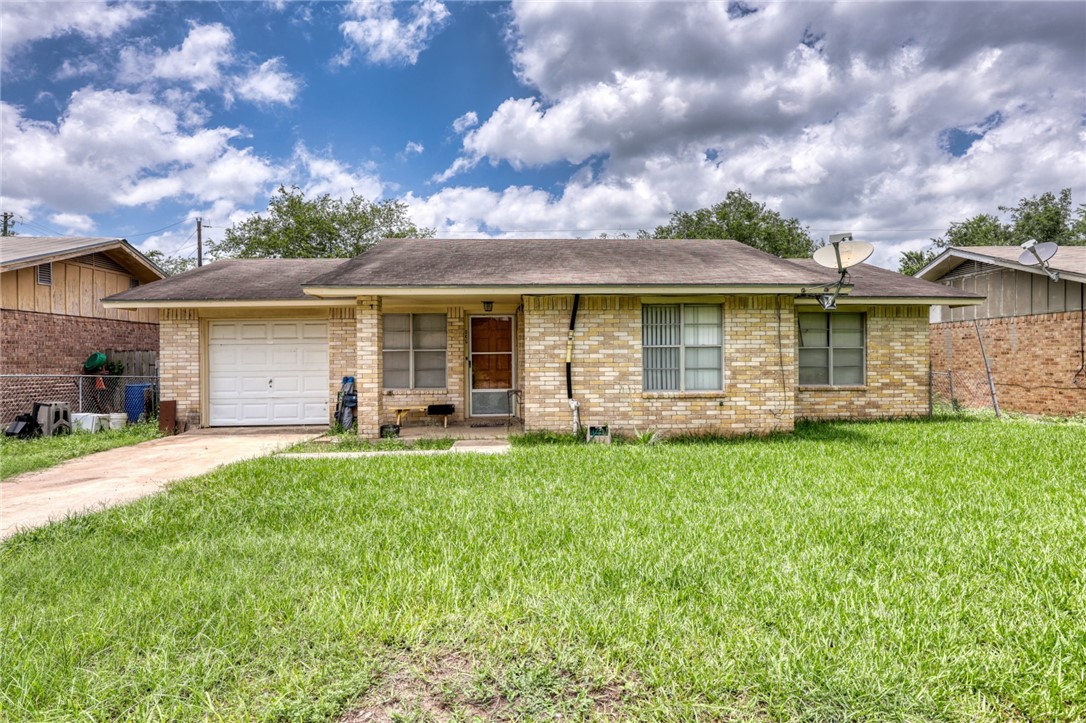 202 Canyonview Property Photo 1