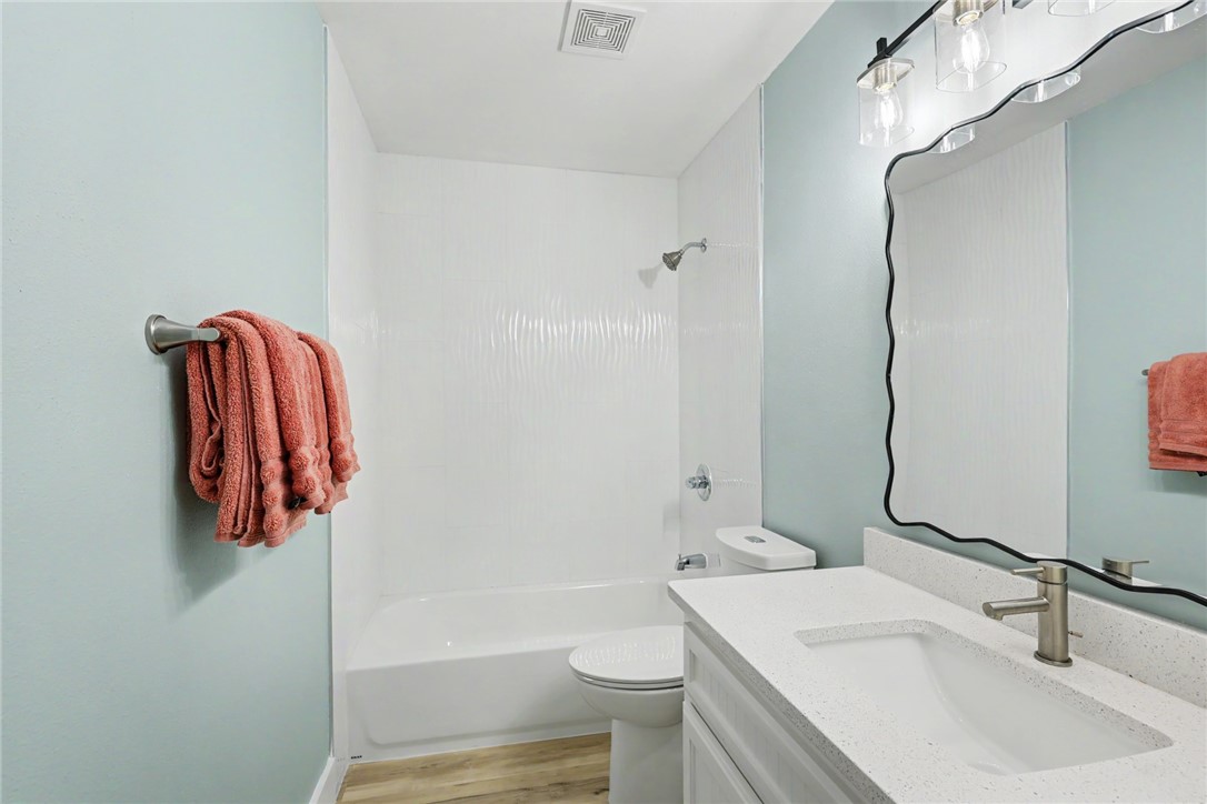 950 S Bay St Property Photo 23