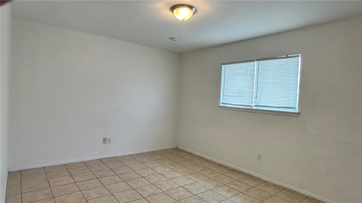 1004 Austin St 9 Property Photo 13