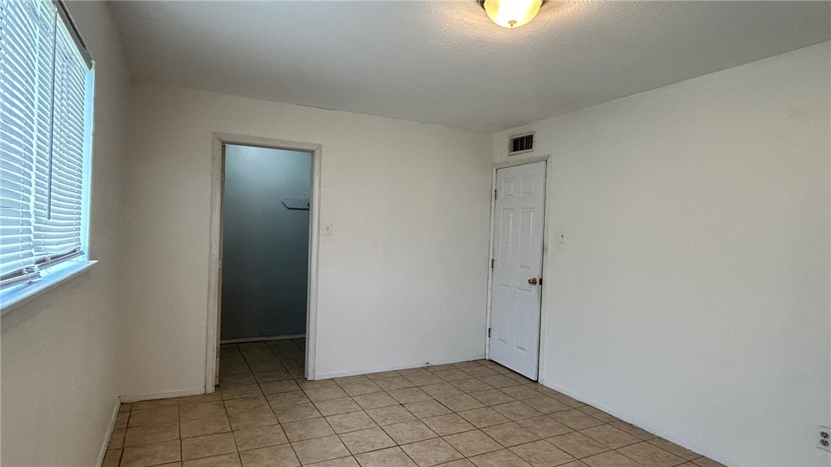 1004 Austin St 9 Property Photo 15