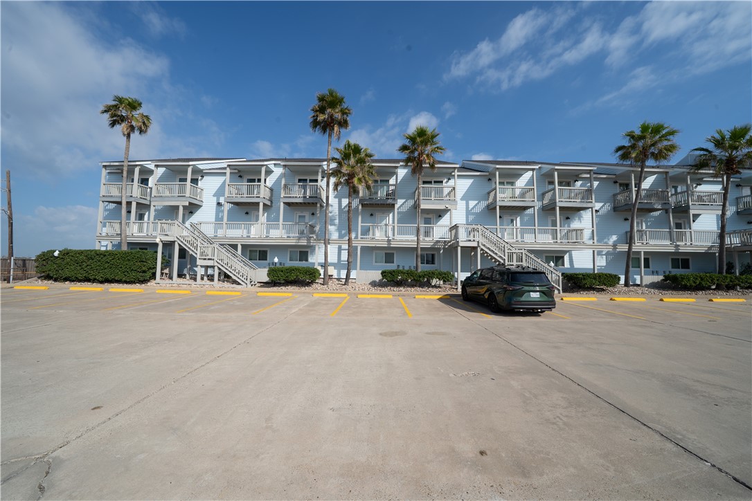 14802 Windward Dr 227 Property Photo 2