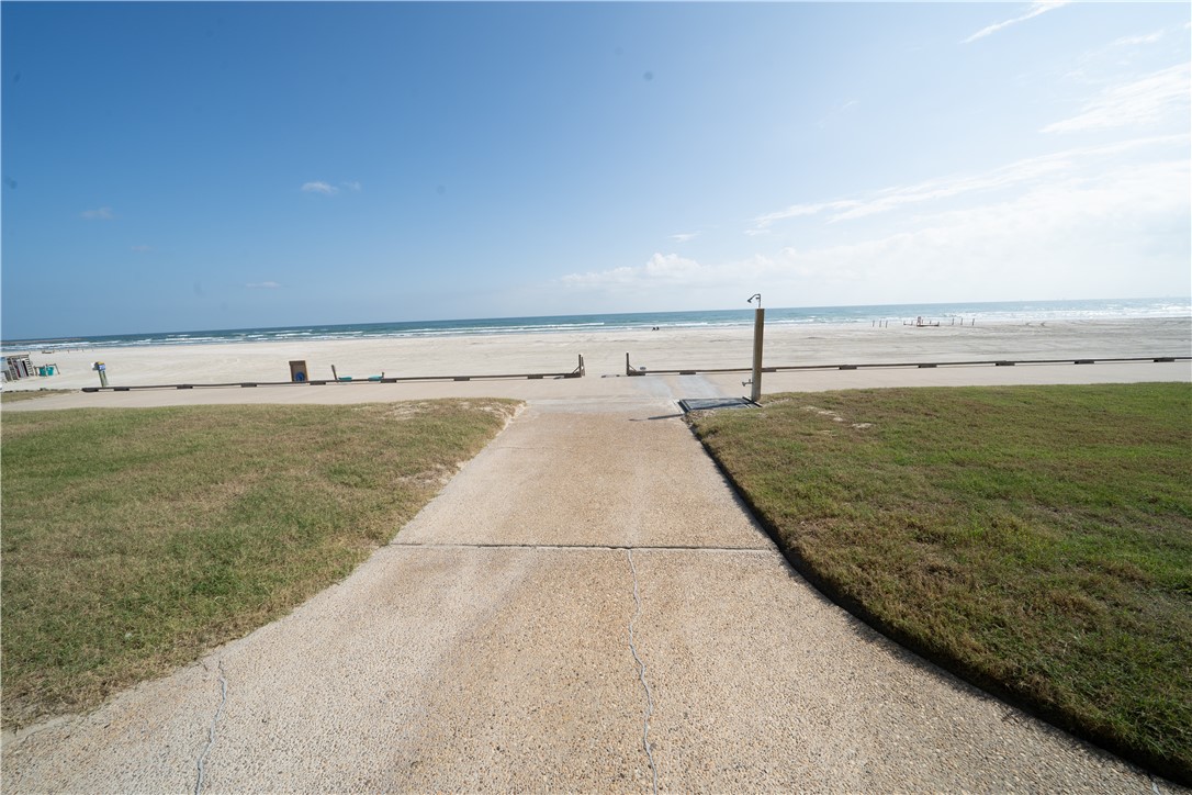 14802 Windward Dr 227 Property Photo 5