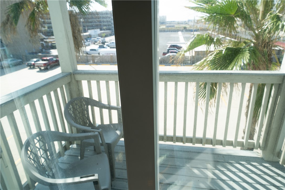 14802 Windward Dr 227 Property Photo 29
