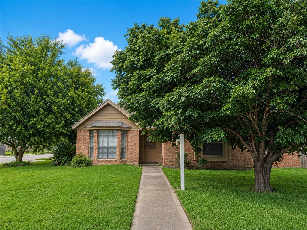 3466 Picadilly Property Photo 1