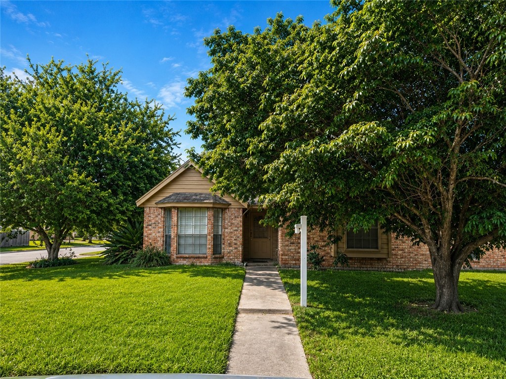 3466 Picadilly Property Photo 3