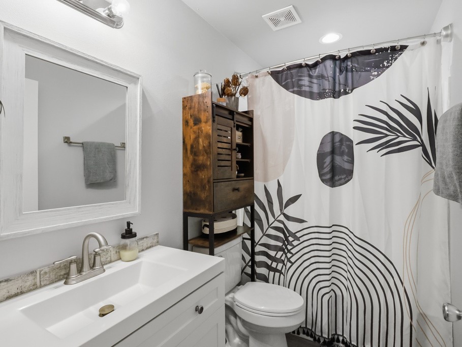 2111 Lone Star Property Photo 14