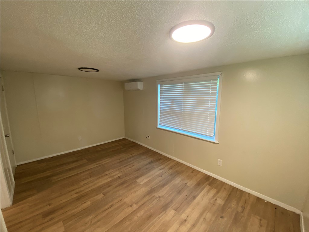 625 W Market St Property Photo 35