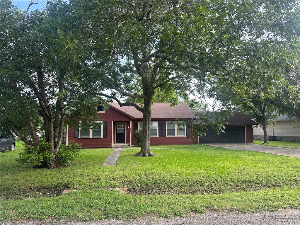 215 W Heard Property Photo 1