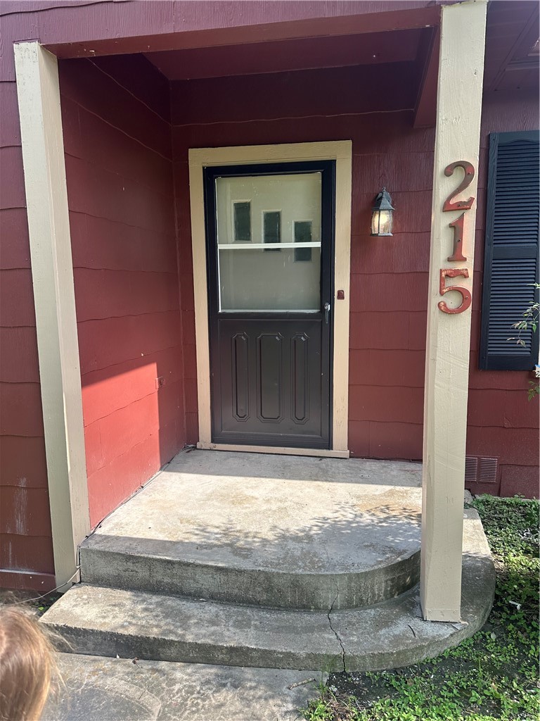 215 W Heard Property Photo 3
