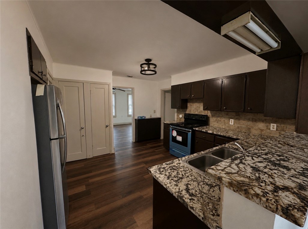 215 W Heard Property Photo 8