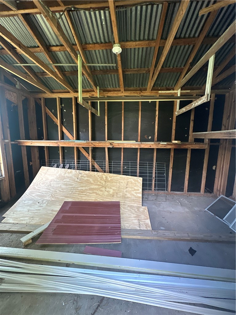 215 W Heard Property Photo 19