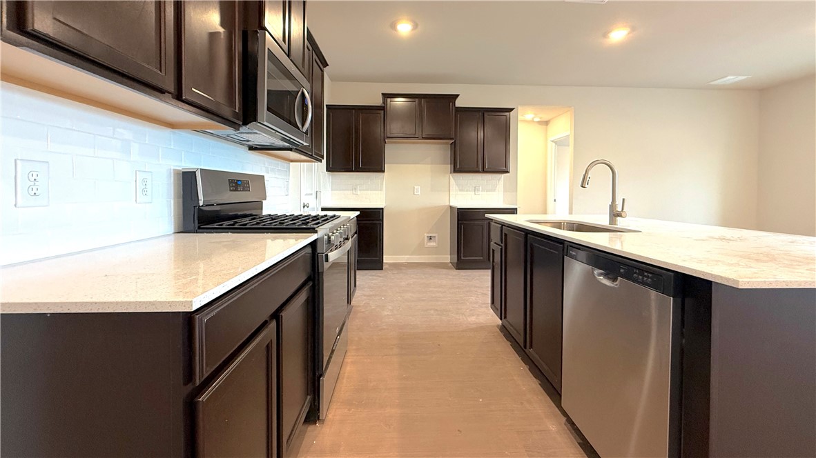1441 Irigoyen St Property Photo 4