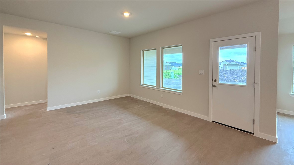 1441 Irigoyen St Property Photo 5