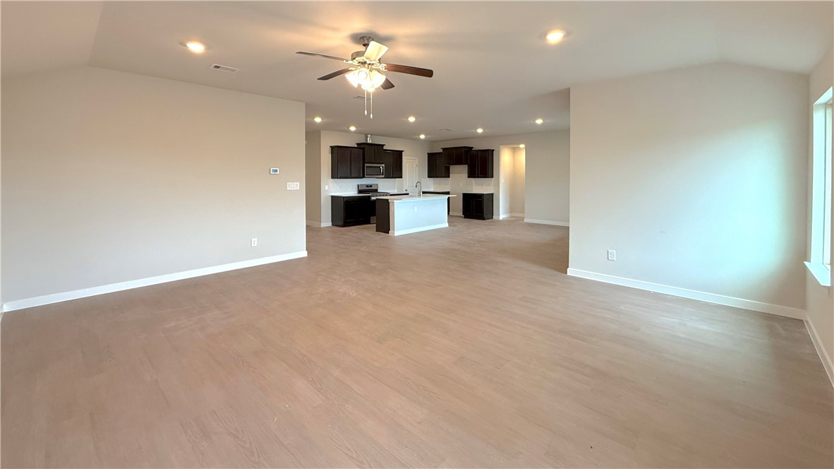1441 Irigoyen St Property Photo 8