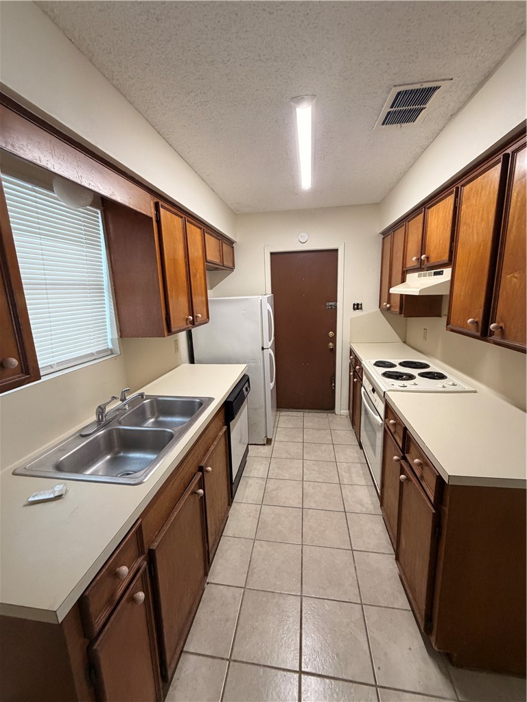 5018 Meandering Property Photo 4