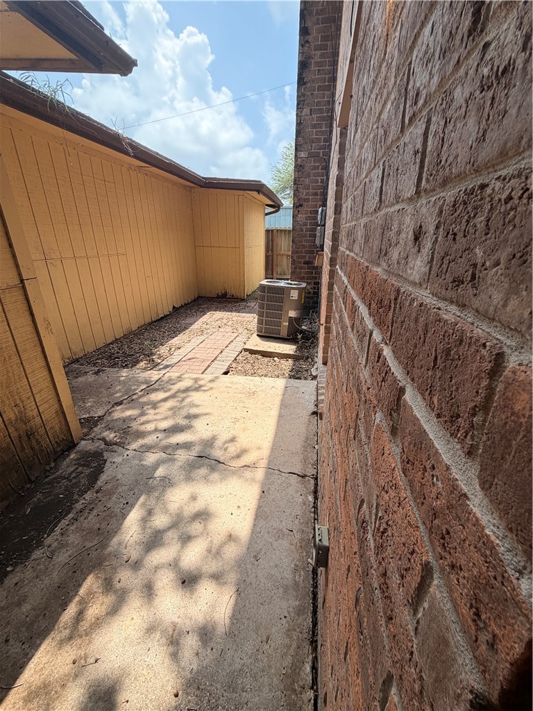 5018 Meandering Property Photo 5