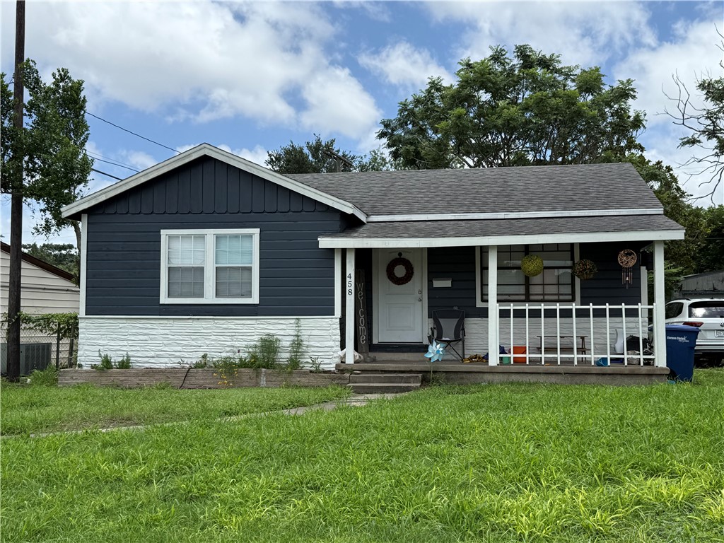 458 Macleod Dr Property Photo 1