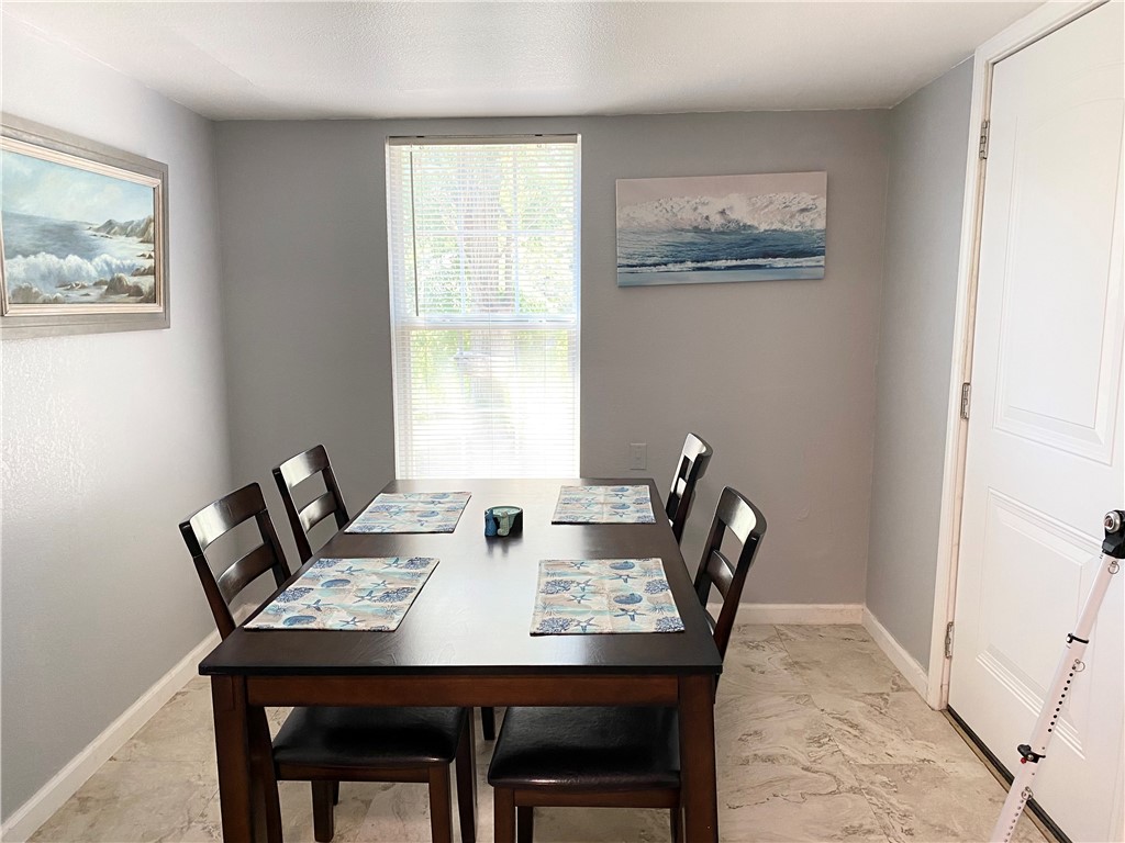 458 Macleod Dr Property Photo 3