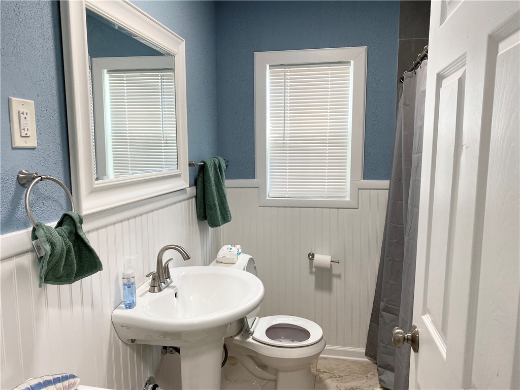 458 Macleod Dr Property Photo 5