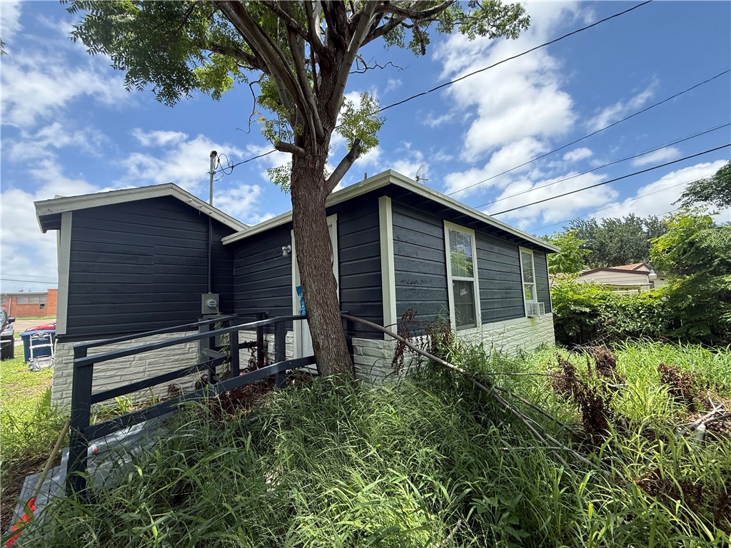 458 Macleod Dr Property Photo 14