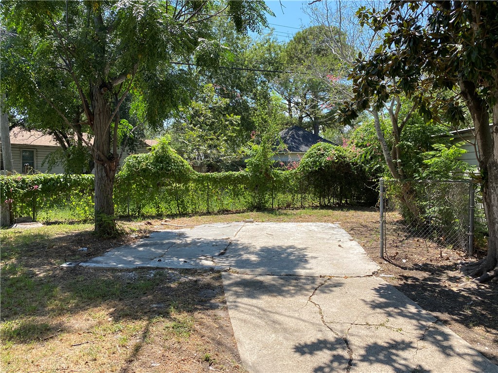 458 Macleod Dr Property Photo 17