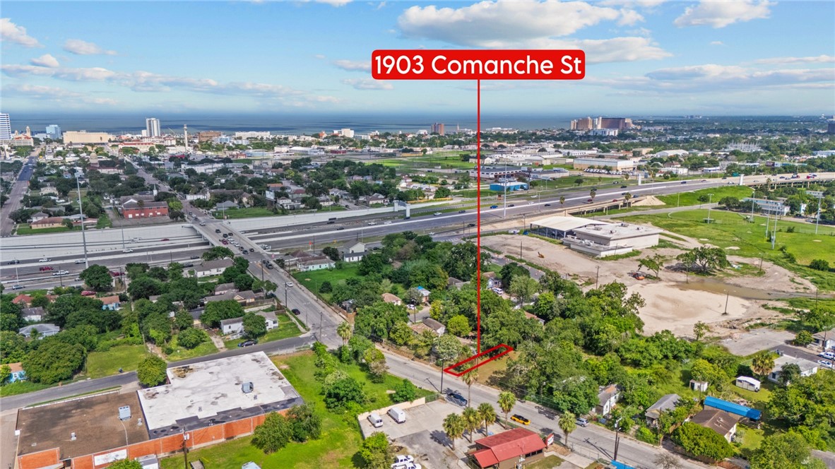 1903 Comanche St Property Photo 2