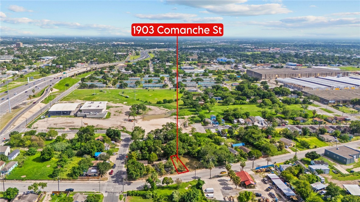 1903 Comanche St Property Photo 3
