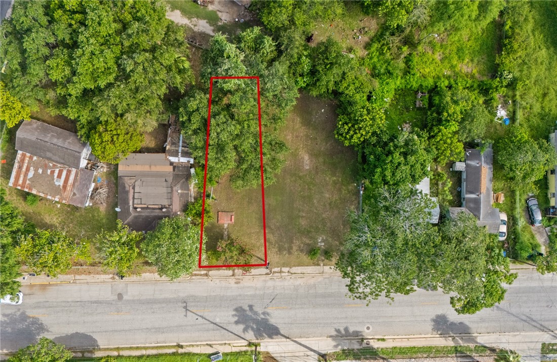 1903 Comanche St Property Photo 9