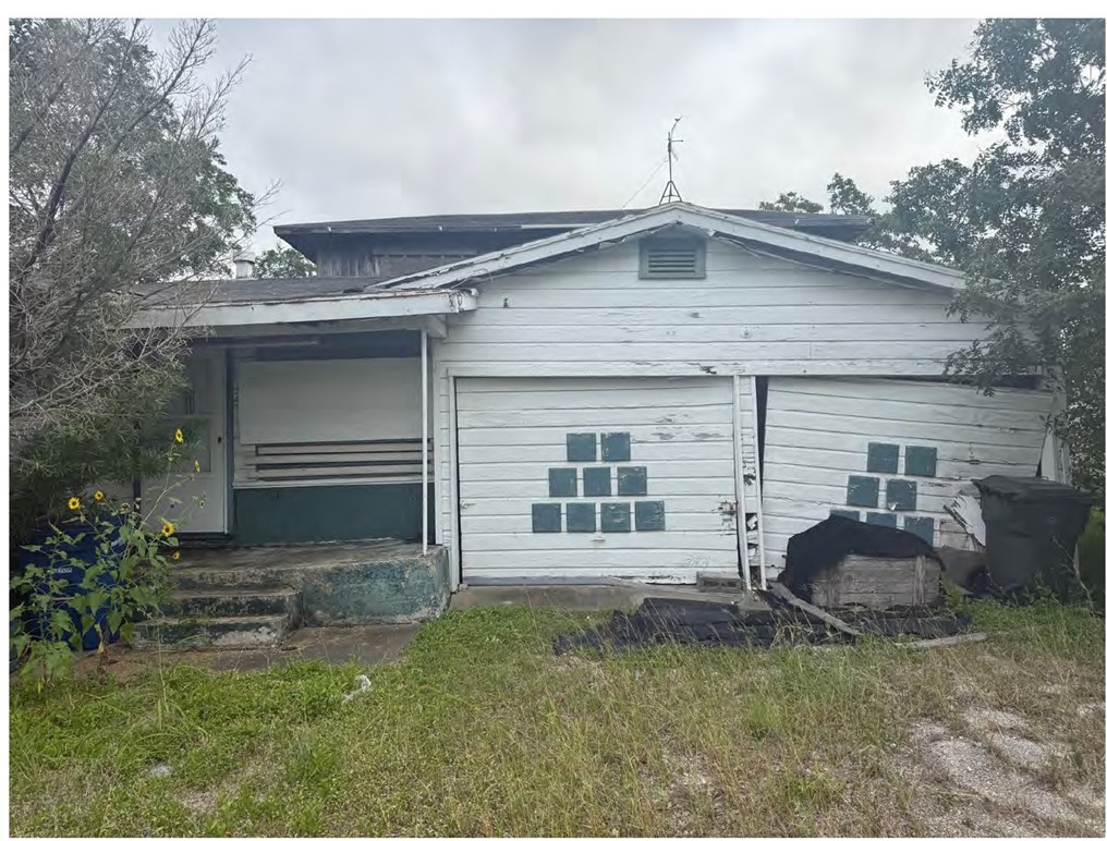 2747 Nemec St Property Photo 1