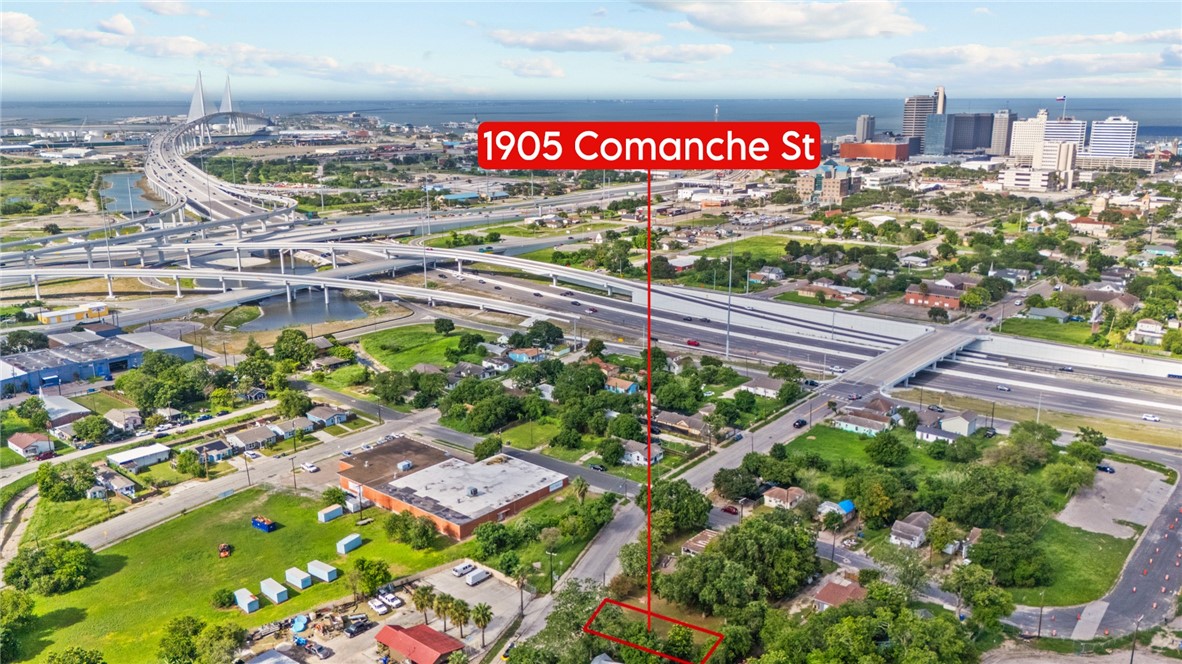 1905 Comanche St Property Photo 1
