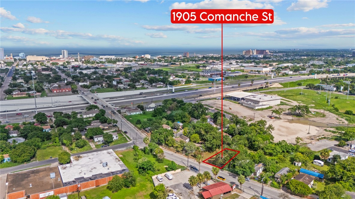 1905 Comanche St Property Photo 2