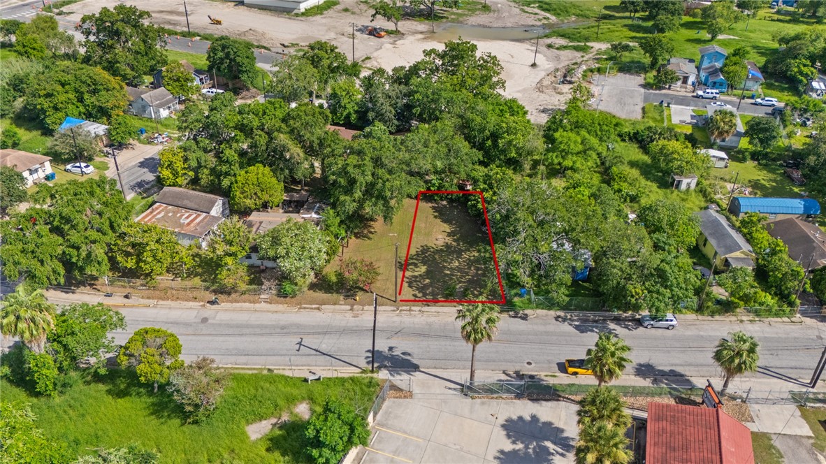 1905 Comanche St Property Photo 8