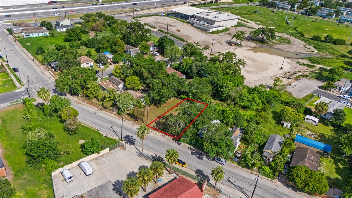 1905 Comanche St Property Photo 10