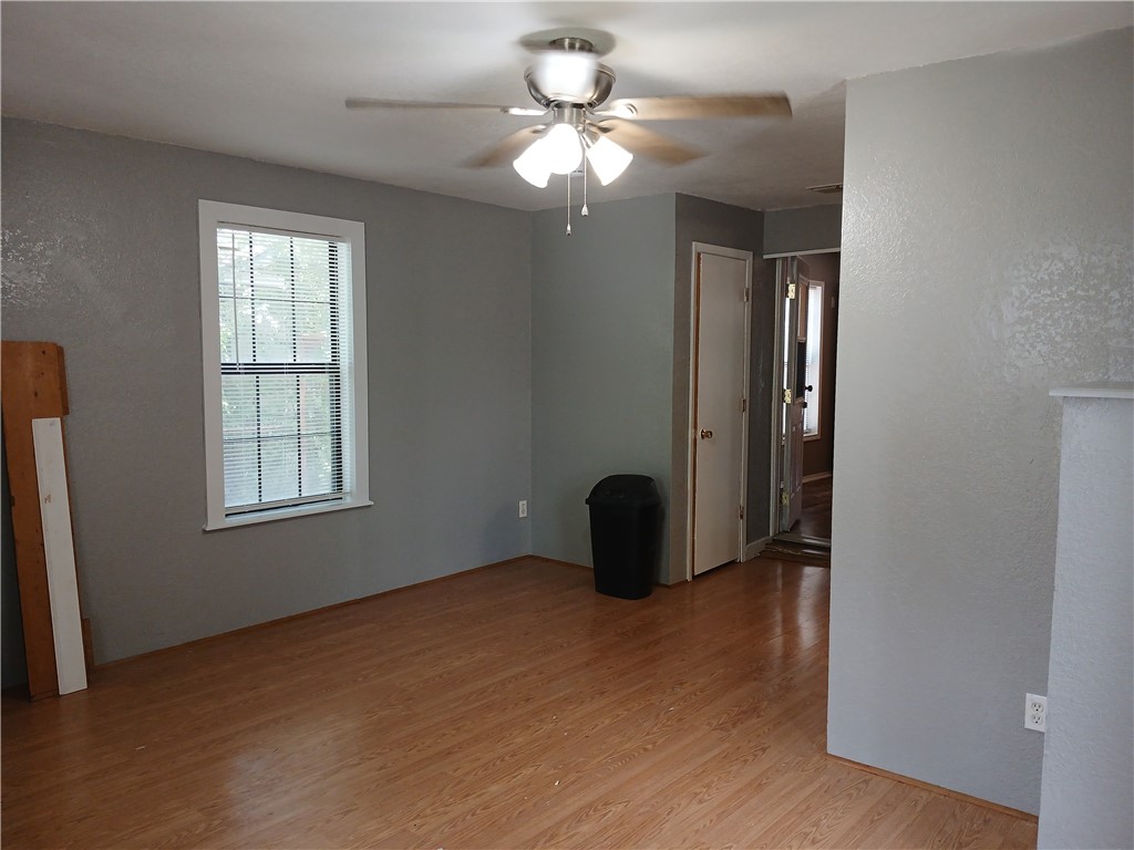 329 Garfield Dr Property Photo 4