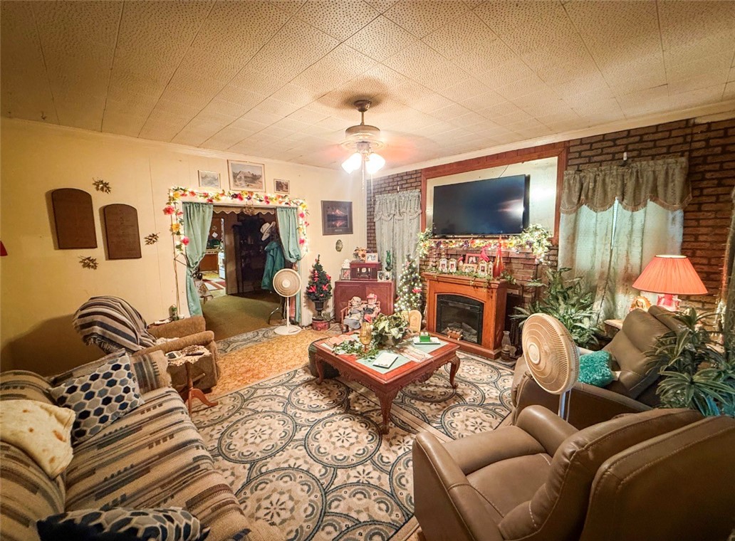 1117 E Fordyce Ave Property Photo 7