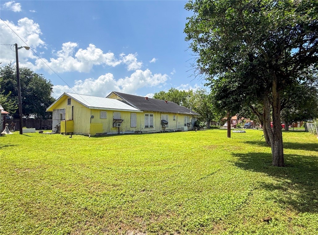 1117 E Fordyce Ave Property Photo 32