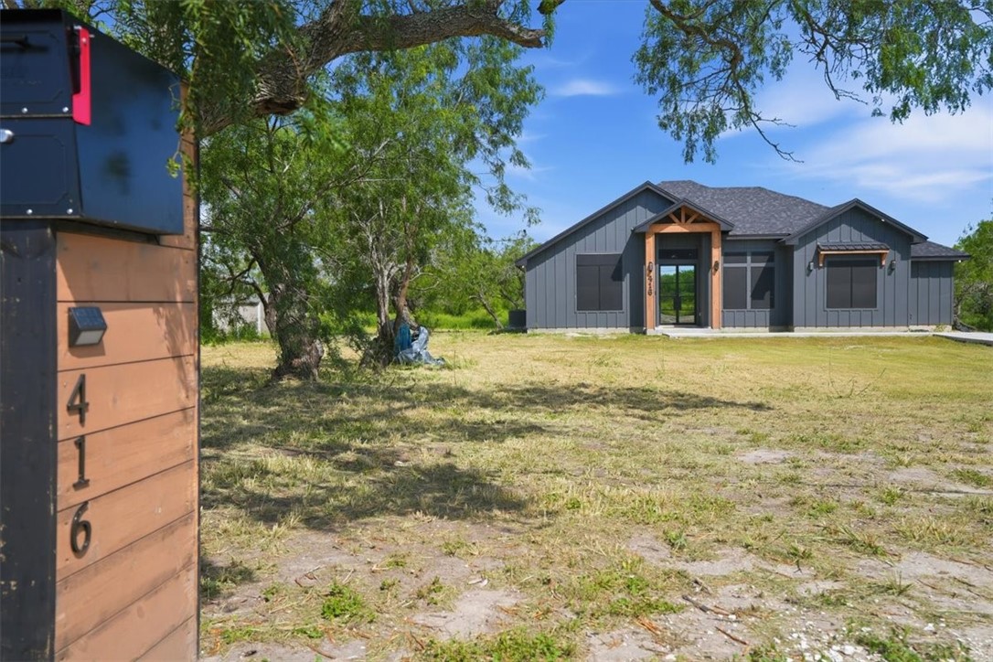 416 Stephens Loop Property Photo 1