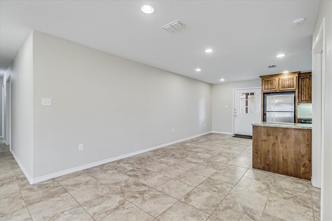2111 E Lott Ave Property Photo 11