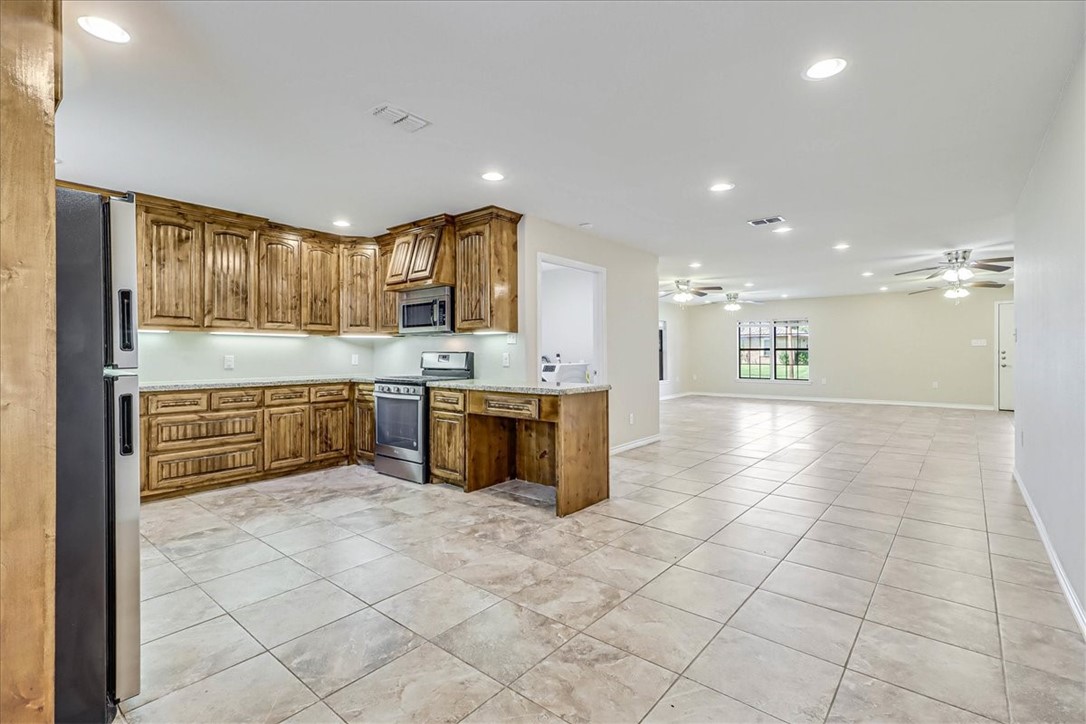 2111 E Lott Ave Property Photo 15