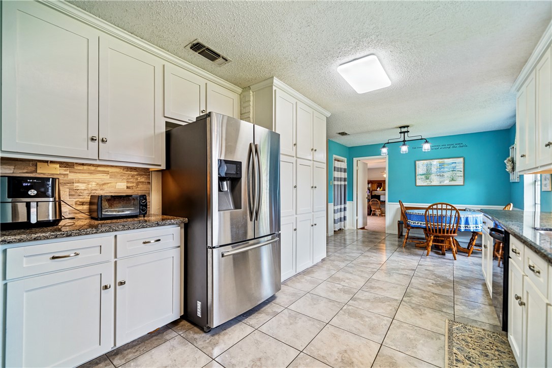 227 Seale Ave Property Photo 16