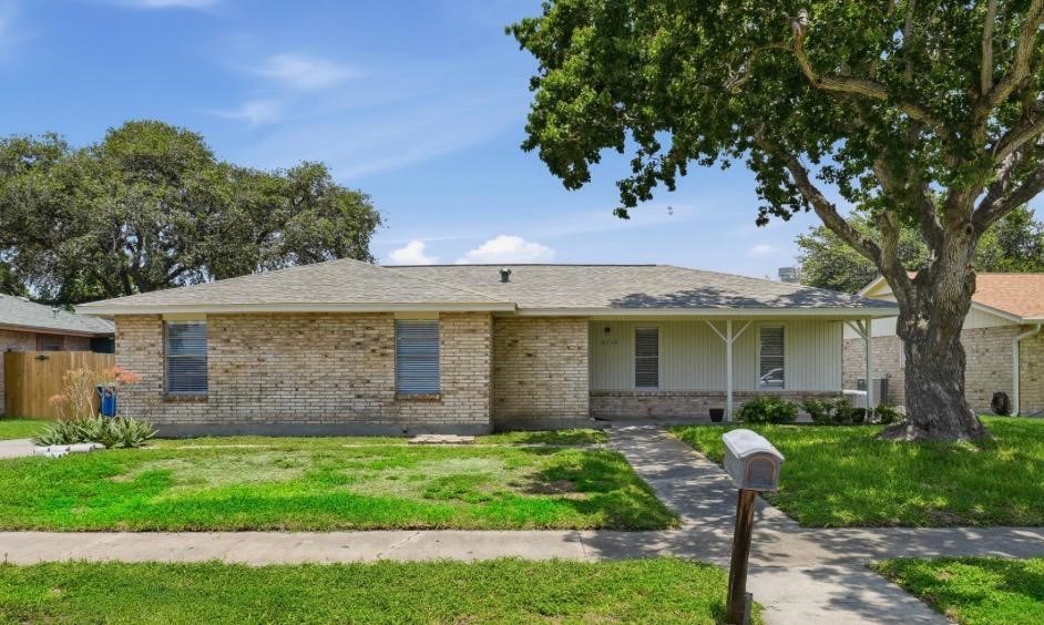 2113 Saint Charles Dr Property Photo 1